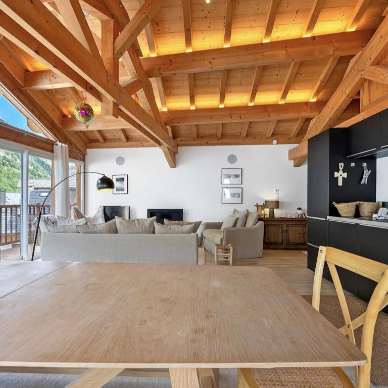 Chalet Belleville - Three-Bedroom Chalet - 9