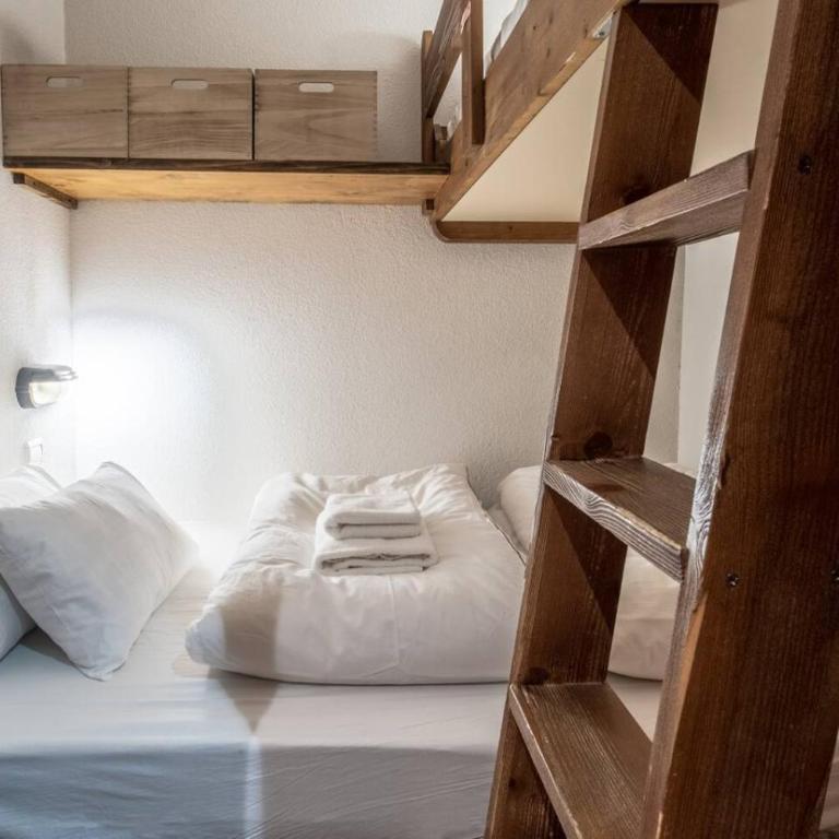 Le Cristal MT10 - Central Apartment - Close to ski lift - FreeParking & Pool - Appartement 2 Chambres avec Balcon - 12