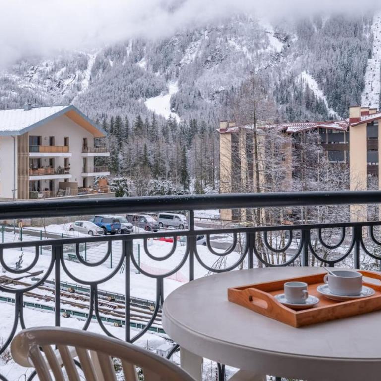 Le Cristal N16 - Central apartment close to the slopes & Free Parking & Pool - Two-Bedroom Apartment with Mountain View - 3