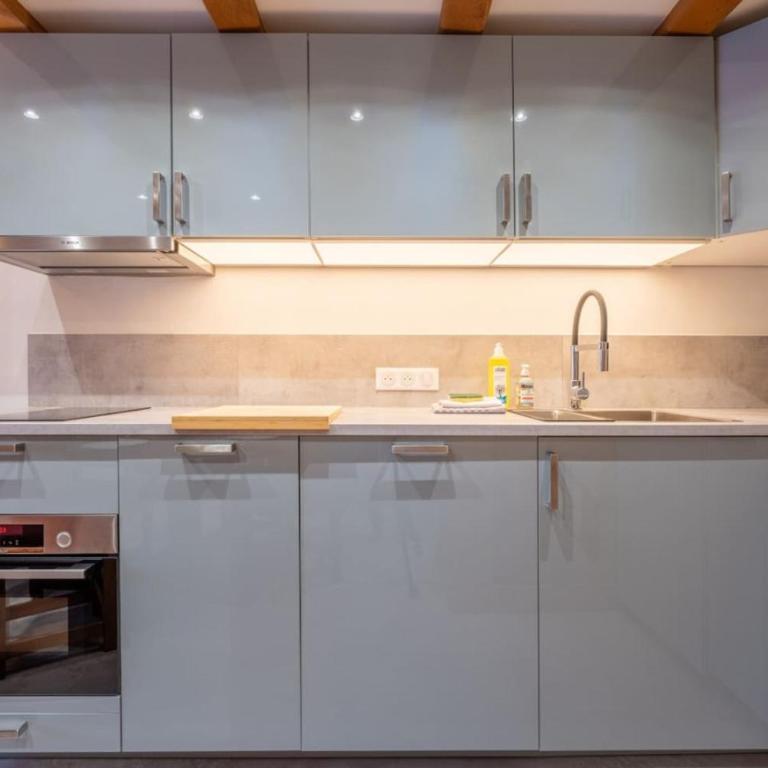 Le Cristal N16 - Central apartment close to the slopes & Free Parking & Pool - Two-Bedroom Apartment with Mountain View - 8