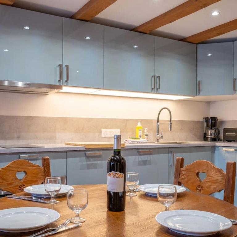 Le Cristal N16 - Central apartment close to the slopes & Free Parking & Pool - Two-Bedroom Apartment with Mountain View - 10