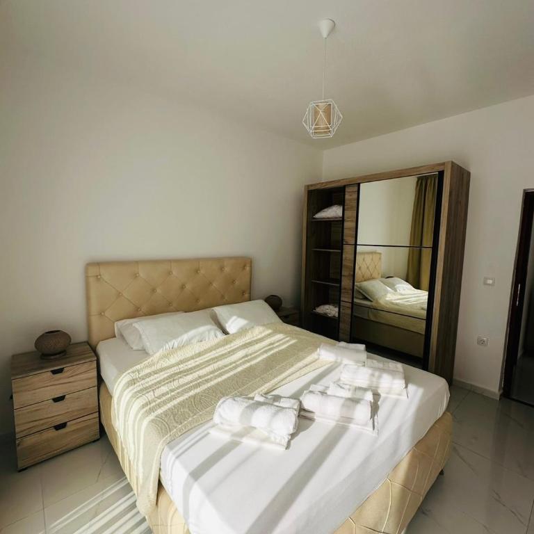 Amra Apartments - One-Bedroom Apartment - 2