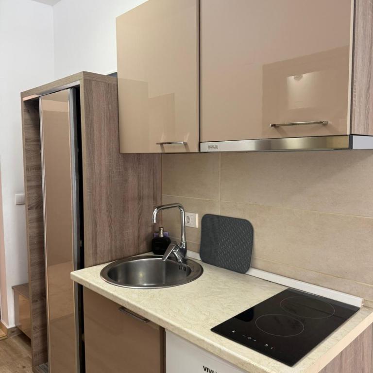 Amra Apartments - One-Bedroom Apartment - 6