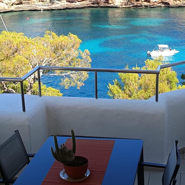 Seefront Apartment Mallorca - Apartment - 8
