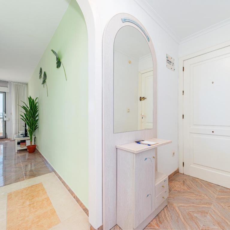  - Room #1715662301 - 14