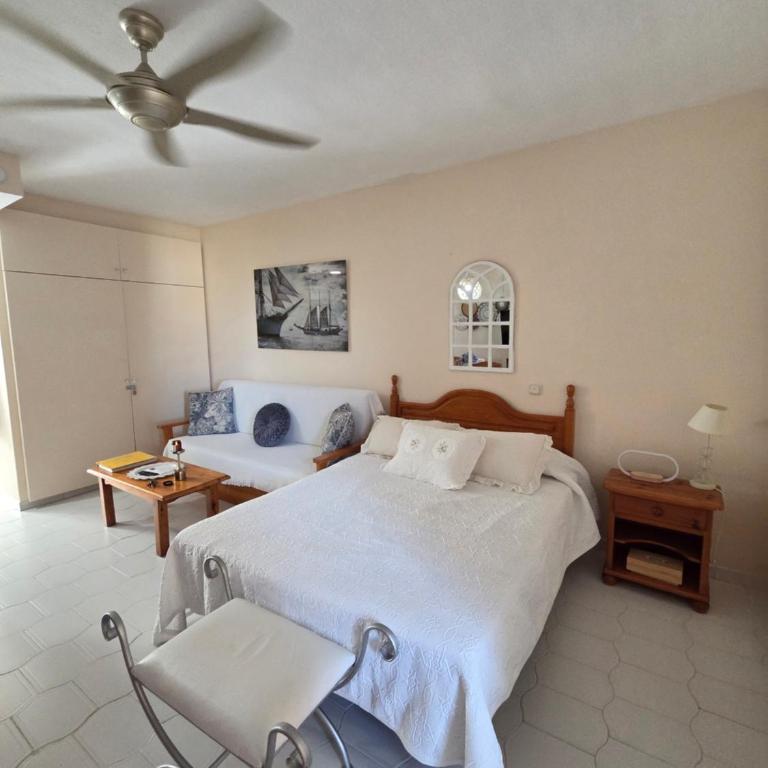 Benalbeach Beauty- Sunny studio with ocean views, balcony, and windows in every room - Studio mit Balkon - 22