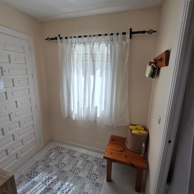 Benalbeach Beauty- Sunny studio with ocean views, balcony, and windows in every room - Studio mit Balkon - 28