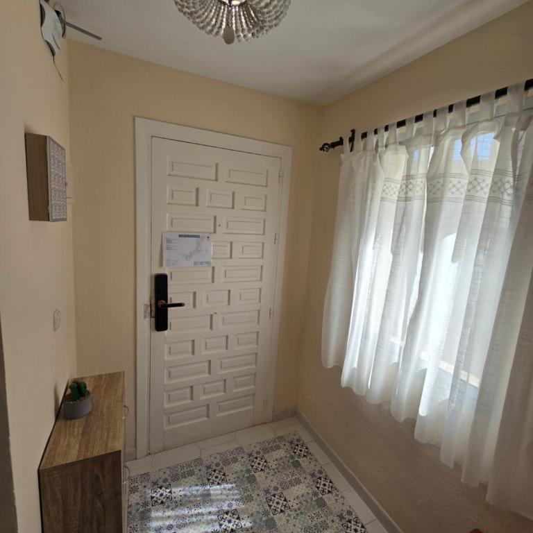 Benalbeach Beauty- Sunny studio with ocean views, balcony, and windows in every room - Studio mit Balkon - 29