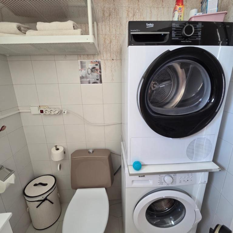 Benalbeach Beauty- Sunny studio with ocean views, balcony, and windows in every room - Studio mit Balkon - 30