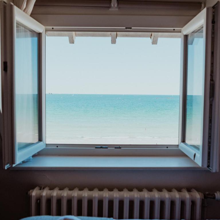 Hôtel Alba Saint-Malo Plage du Sillon - Chambre Double Comfortable - Vue sur Mer - 1