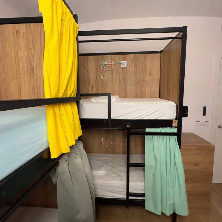 Can Cocollona - Cama en habitación compartida mixta de 6 camas - 3