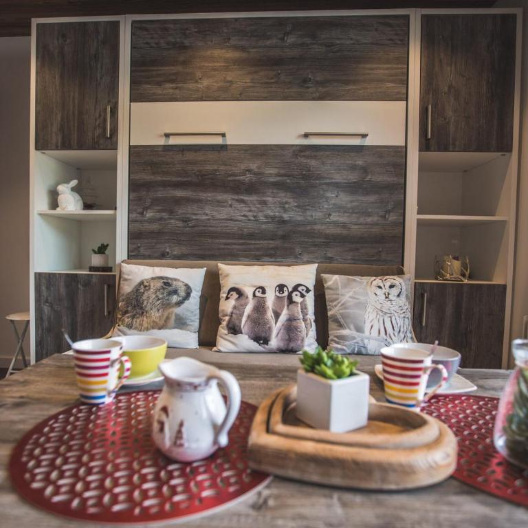 Charmant studio rénové au centre, près des pistes - Studio - 9