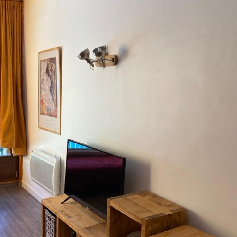 Studio rénové 5 pers · Ski aux pieds · Balcon exposé Sud · Proche commerces - FR-1-346-388 - Studio - 8