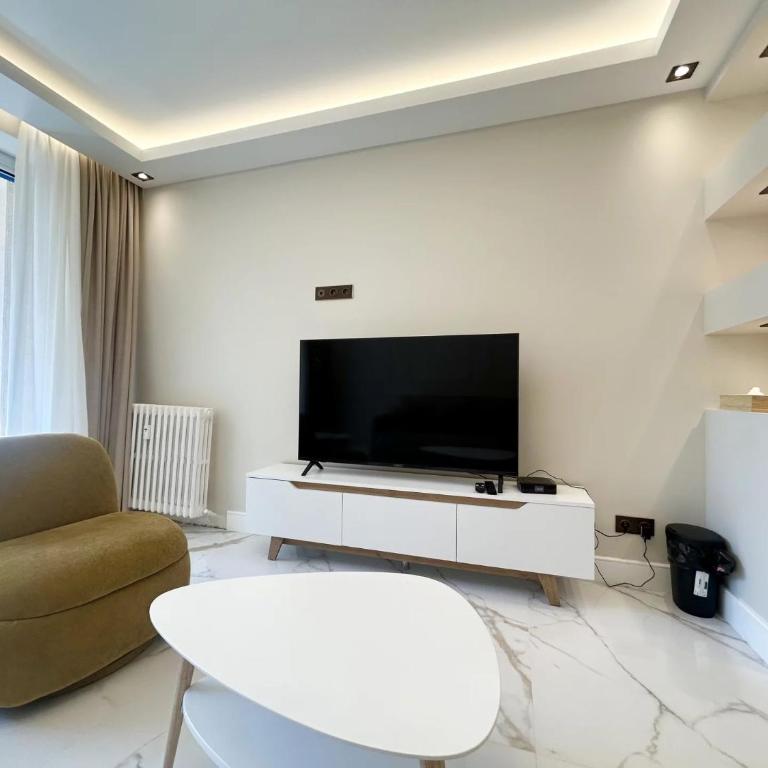 3P Luxe Carré d'Or Terrasse 30 mètres carrés Zone Piétonne Plage à Pied - Appartement 2 Chambres - 2