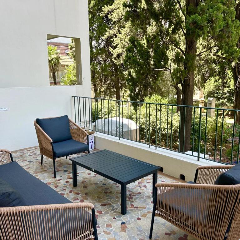 3P Luxe Carré d'Or Terrasse 30 mètres carrés Zone Piétonne Plage à Pied - Appartement 2 Chambres - 4