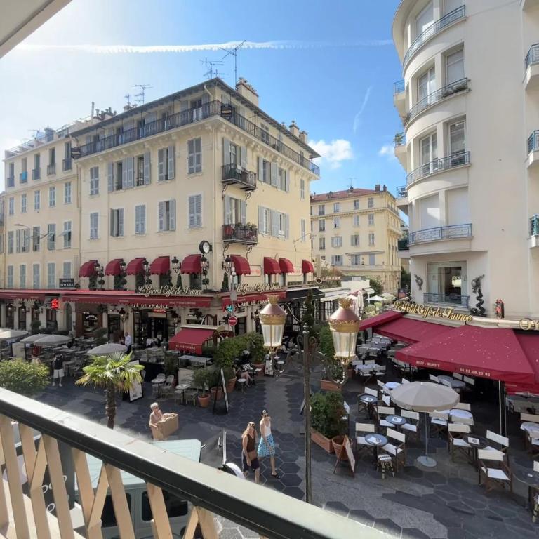3P Luxe Carré d'Or Terrasse 30 mètres carrés Zone Piétonne Plage à Pied - Appartement 2 Chambres - 13