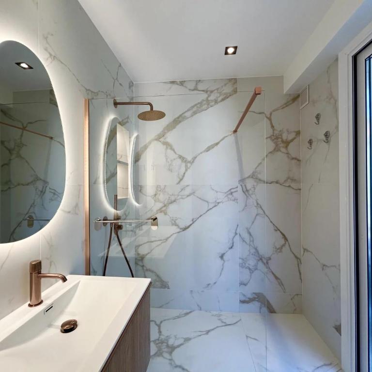 3P Luxe Carré d'Or Terrasse 30 mètres carrés Zone Piétonne Plage à Pied - Appartement 2 Chambres - 16