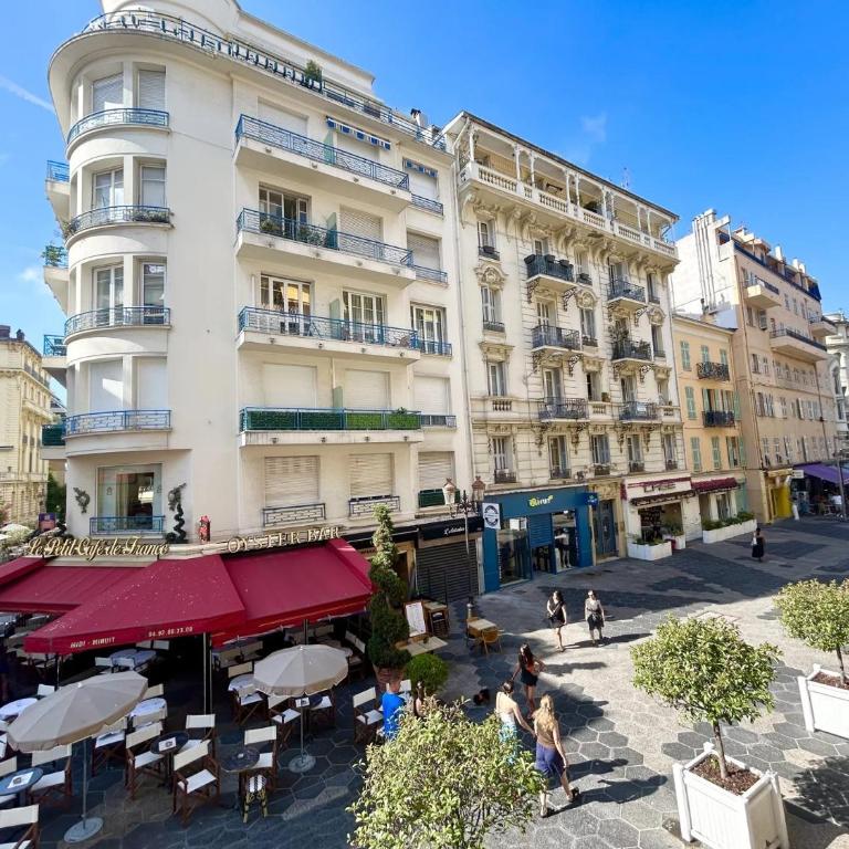 3P Luxe Carré d'Or Terrasse 30 mètres carrés Zone Piétonne Plage à Pied - Appartement 2 Chambres - 17
