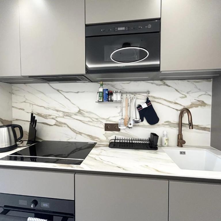 3P Luxe Carré d'Or Terrasse 30 mètres carrés Zone Piétonne Plage à Pied - Appartement 2 Chambres - 32