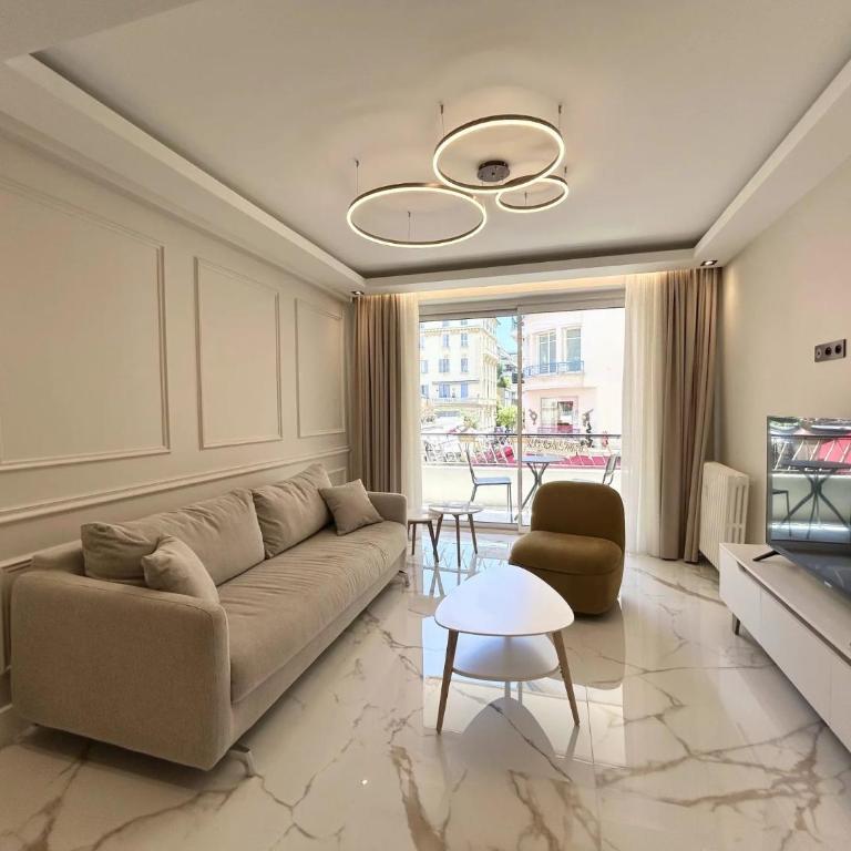3P Luxe Carré d'Or Terrasse 30 mètres carrés Zone Piétonne Plage à Pied - Appartement 2 Chambres - 37