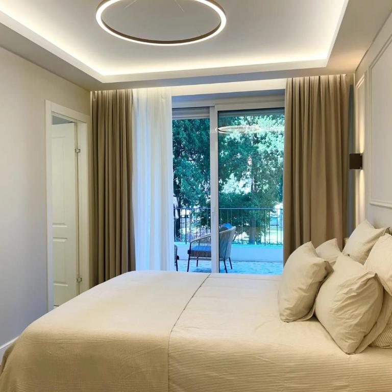 3P Luxe Carré d'Or Terrasse 30 mètres carrés Zone Piétonne Plage à Pied - Appartement 2 Chambres - 40