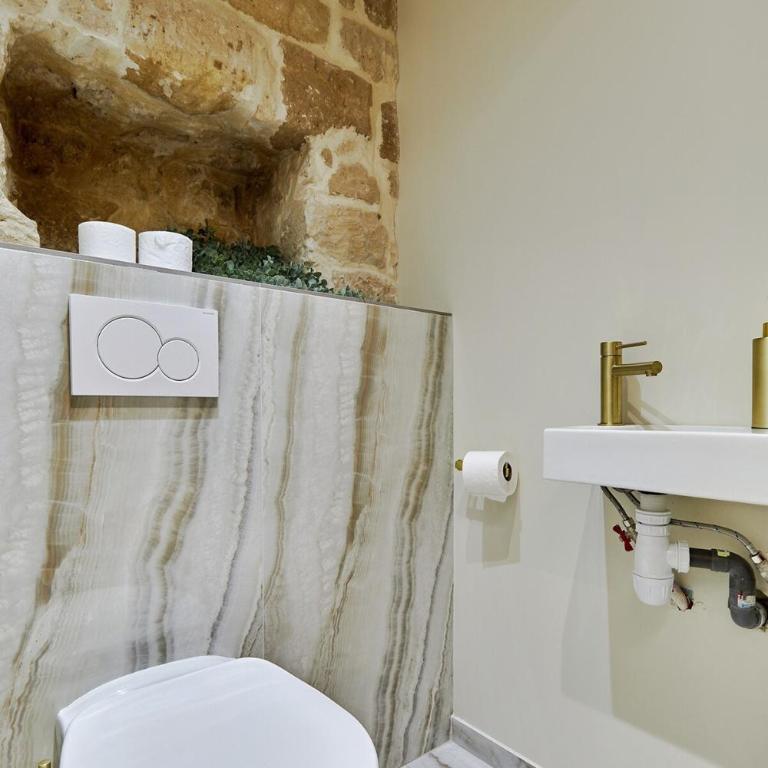Apartment Le Marais place des Vosges by Studio prestige - Appartement - 17