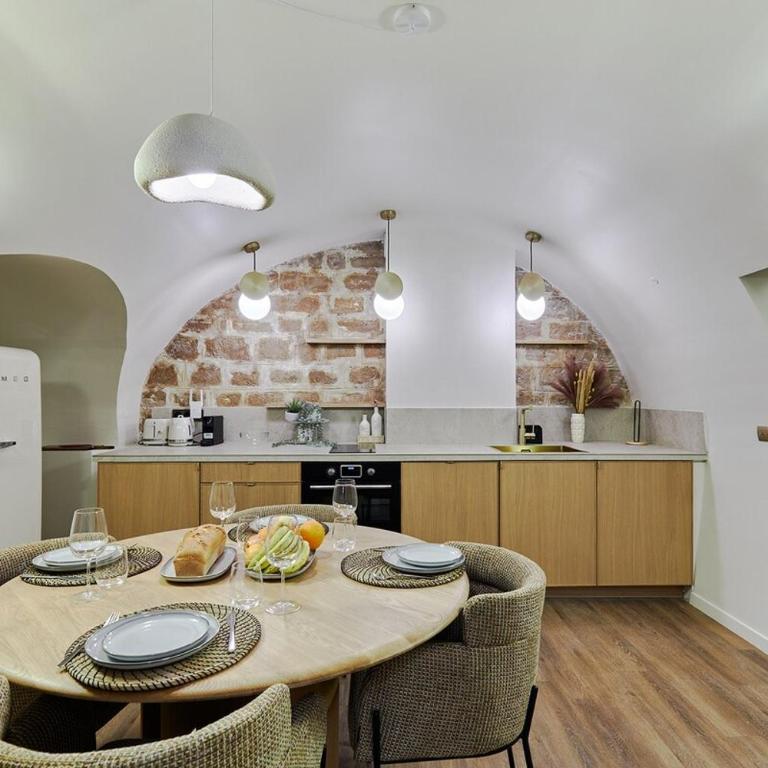 Apartment Le Marais place des Vosges by Studio prestige - Appartement - 21
