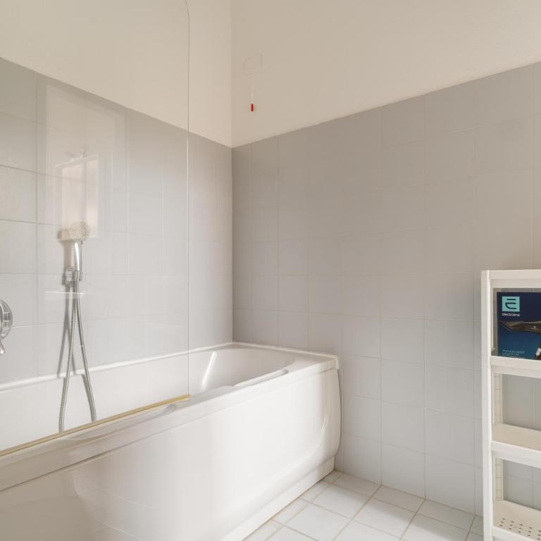 GuestHost - Spacious Apartment X8 Near San Babila - Appartamento con 4 Camere da Letto - 23