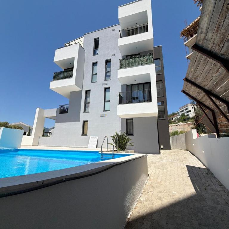 Elegant Coastal Studio with Pool & Private Parking - Studio Apartman s Balkonom - 20