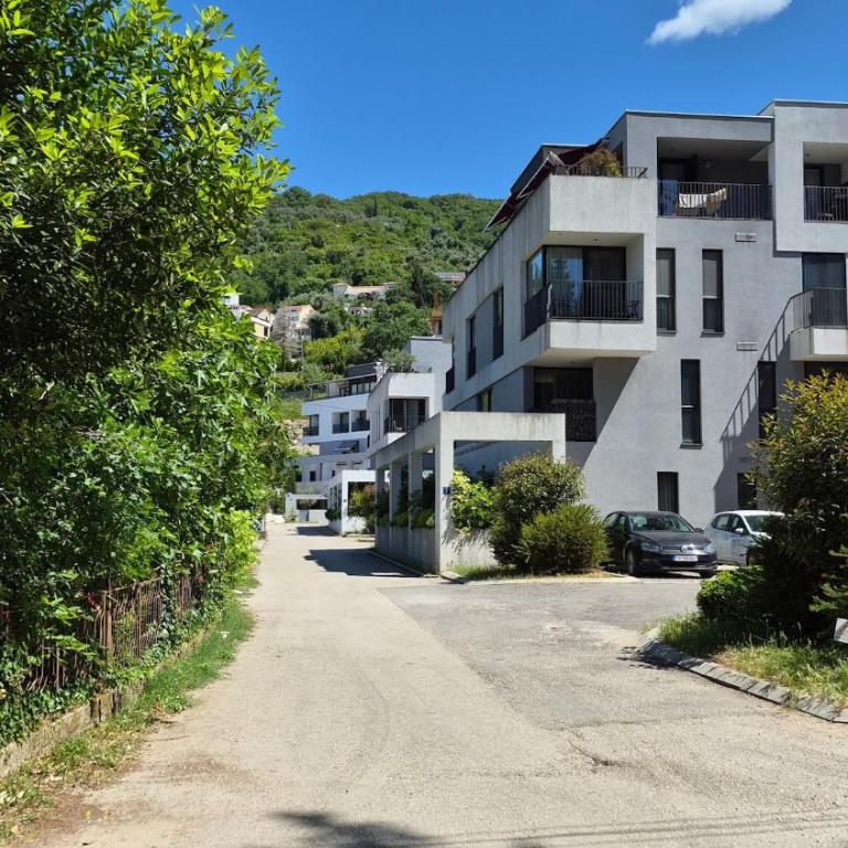 Elegant Coastal Studio with Pool & Private Parking - Studio Apartman s Balkonom - 25