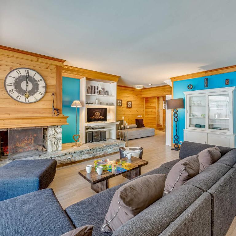 Élégant 4 pièces avec terrasse plein Sud, cheminée, parking couvert, au centre proche pistes et commodités - Apartamento de 3 dormitorios - 1