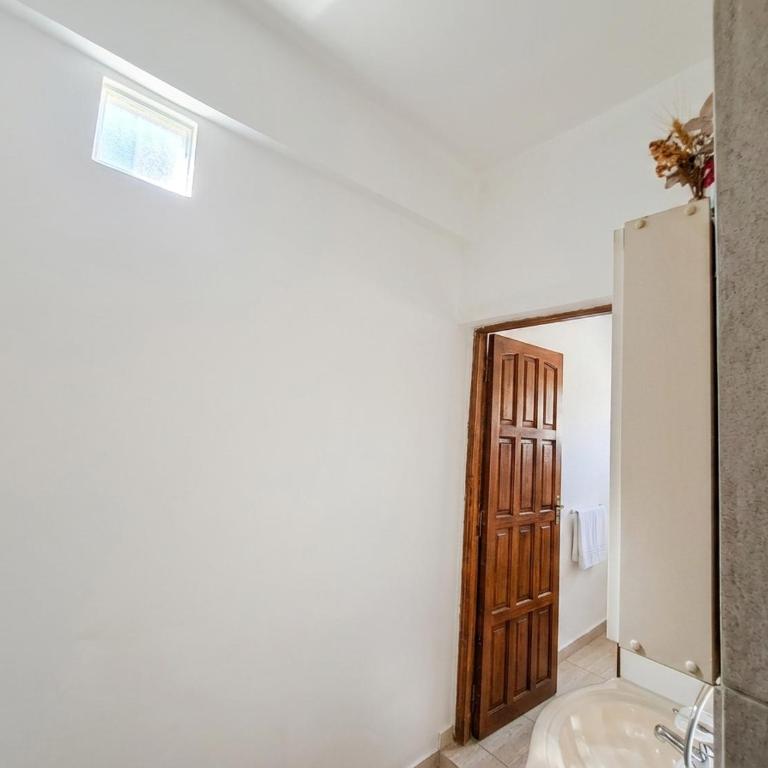 Dpto Grande - Ubicación estratégica - Room #1715750602 - 6