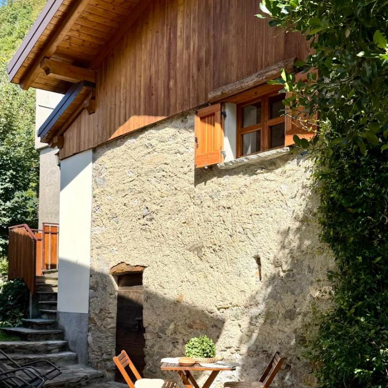Casa Bucaneve & Ciclamino - YourLakeComoHome - Monolocale su 2 Livelli - 2