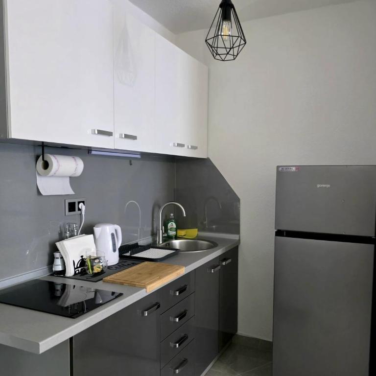 La Luna Apartments - One-Bedroom Apartment - 7