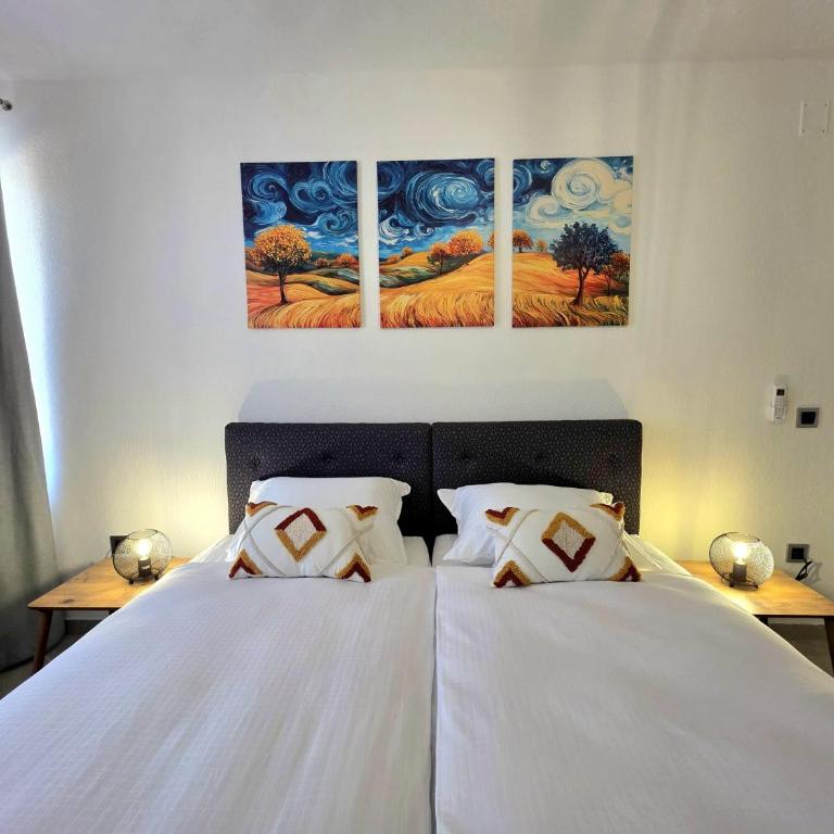 La Luna Apartments - One-Bedroom Apartment - 11