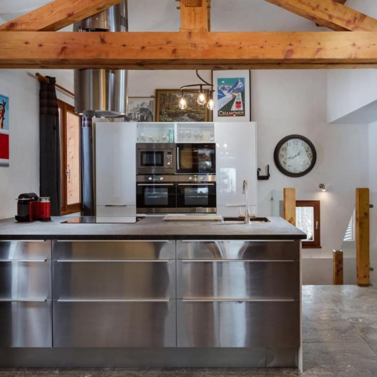 Chalet Fleur de Lys - Chalet 4BR Wood Stove , Home Cinema , Parental Suite - By Cozee Rentals - Chalet - 3