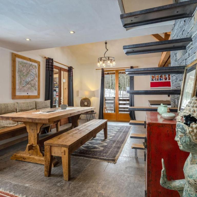 Chalet Fleur de Lys - Chalet 4BR Wood Stove , Home Cinema , Parental Suite - By Cozee Rentals - Chalet - 5