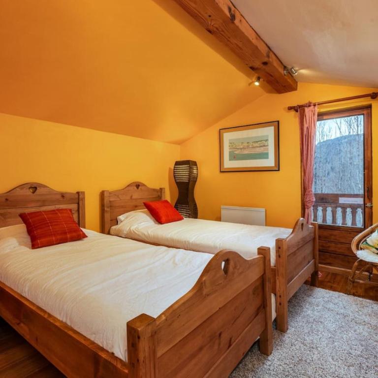 Chalet Fleur de Lys - Chalet 4BR Wood Stove , Home Cinema , Parental Suite - By Cozee Rentals - Chalet - 28