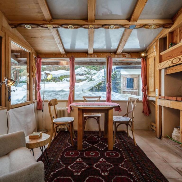 Chalet Fleur de Lys - Chalet 4BR Wood Stove , Home Cinema , Parental Suite - By Cozee Rentals - Chalet - 4