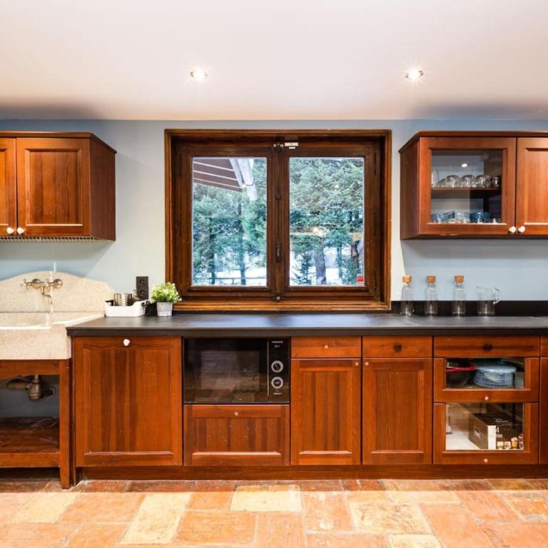 Chalet Les Praz - 280sqm - Sauna Cinema Fitness - 5 Bedrooms in Heart of Les Praz - By Cozee Rentals - Chalet - 8