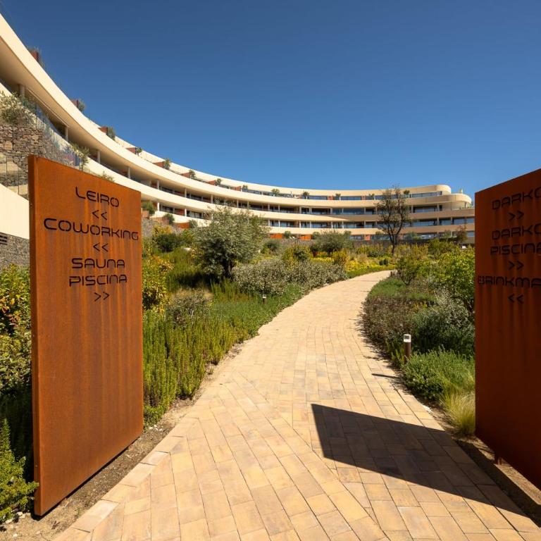 Luxury 2-Bedroom Apartment with Panoramic Sea Views in Reserva del Higuerón - Apartamento - 21