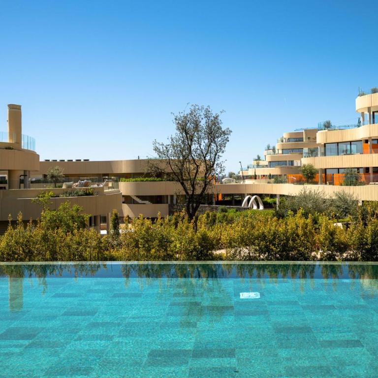 Luxury 2-Bedroom Apartment with Panoramic Sea Views in Reserva del Higuerón - Apartamento - 24