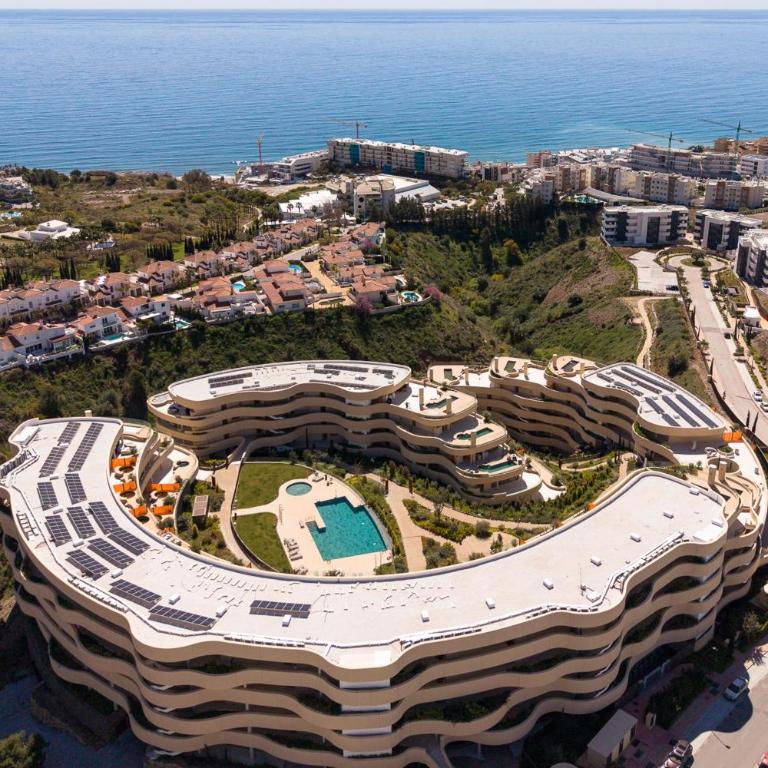 Luxury 2-Bedroom Apartment with Panoramic Sea Views in Reserva del Higuerón - Apartamento - 28
