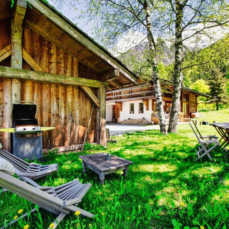 Chalet Taconnaz - Warm & Cosy 3BR Chalet with Fireplace in Nature - By Cozee Rentals - Chalet 3 Chambres - 38