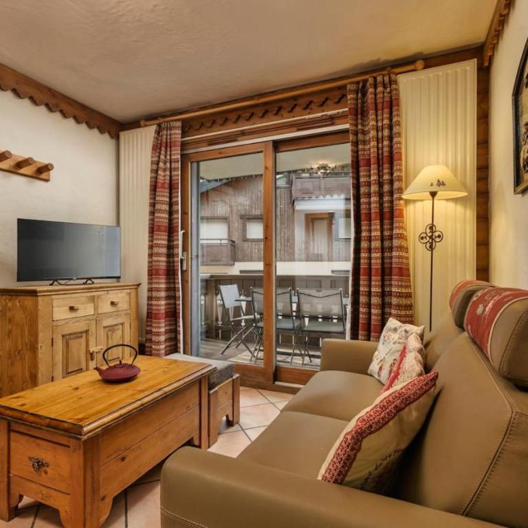 Grepon -City Center - Free Swimming pool, Sauna, Gym - Free Parking - By Cozee Rentals - Two-Bedroom Apartment - 12