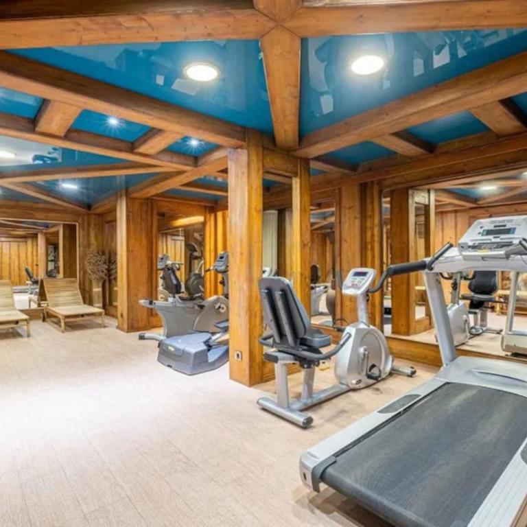 Grepon -City Center - Free Swimming pool, Sauna, Gym - Free Parking - By Cozee Rentals - Two-Bedroom Apartment - 23