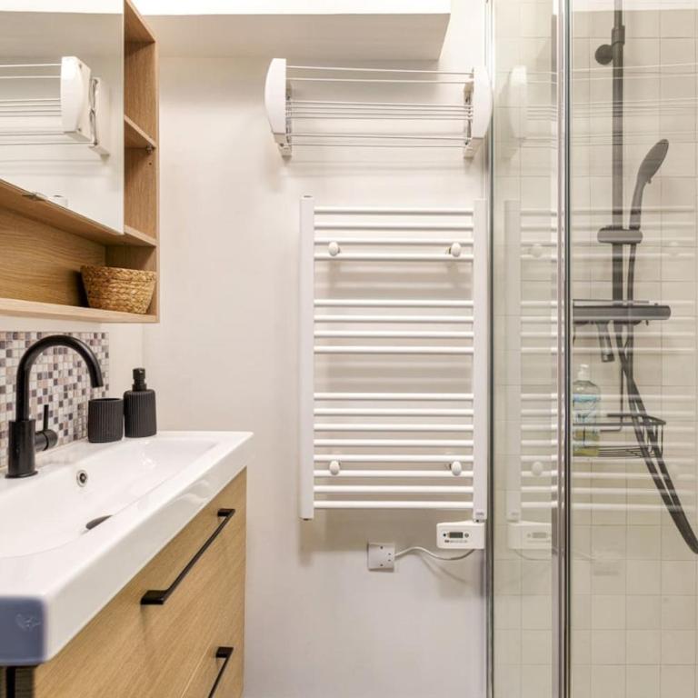 Epicea - Chic 2BR in city center, next to Train Station - By Cozee Rentals - Apartment mit 2 Schlafzimmern - 12