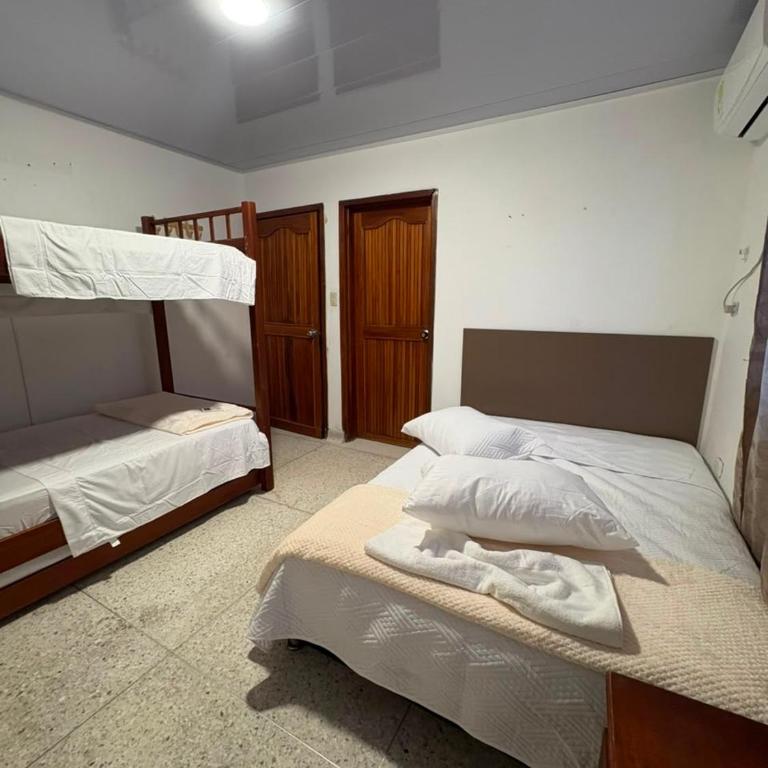 Casa Hotel VINN - Habitación Familiar - 6