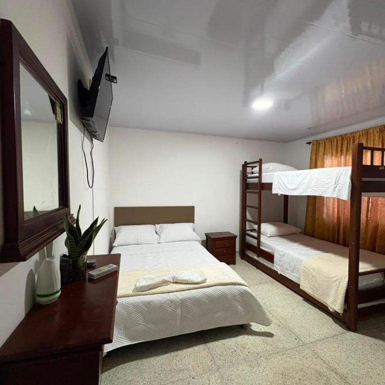 Casa Hotel VINN - Habitación Familiar - 1