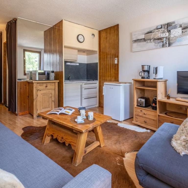 Gentianes - City center studio next to Aiguille du Midi lift - By Cozee Rentals - Studio Apartment - 1
